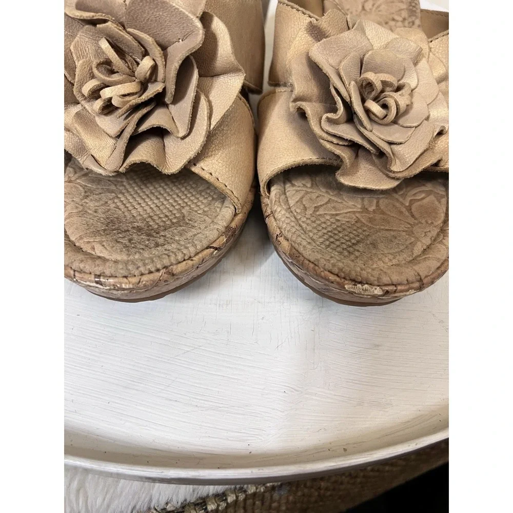 B.O.C. Born Concept Floral Wedge Slide Sandals Leather Upper Beige Size 9M